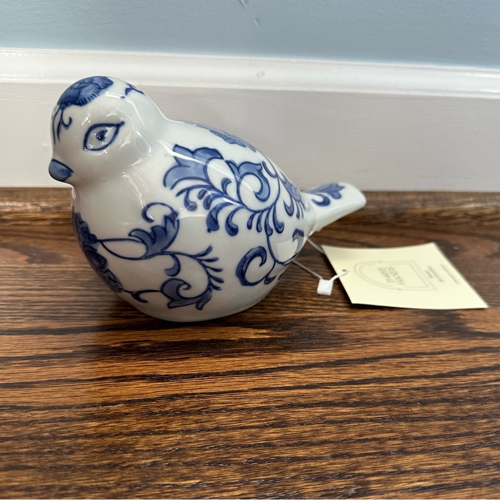 NWT Three Hands Corp Chinoiserie Blue & White Bird Figurine Porcelain